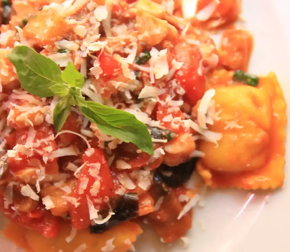Ravioli al pomodoro e melanzane